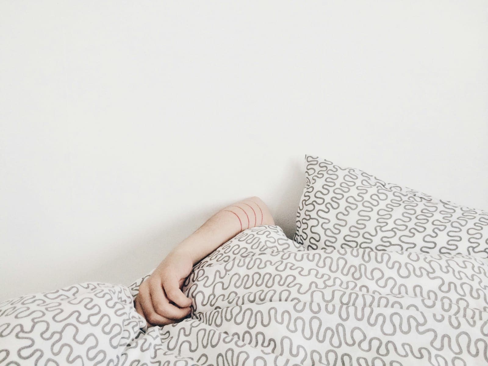 Can't get comfortable in the third trimester? A turning method that works